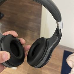 Bluetooth Wireless Headphones 