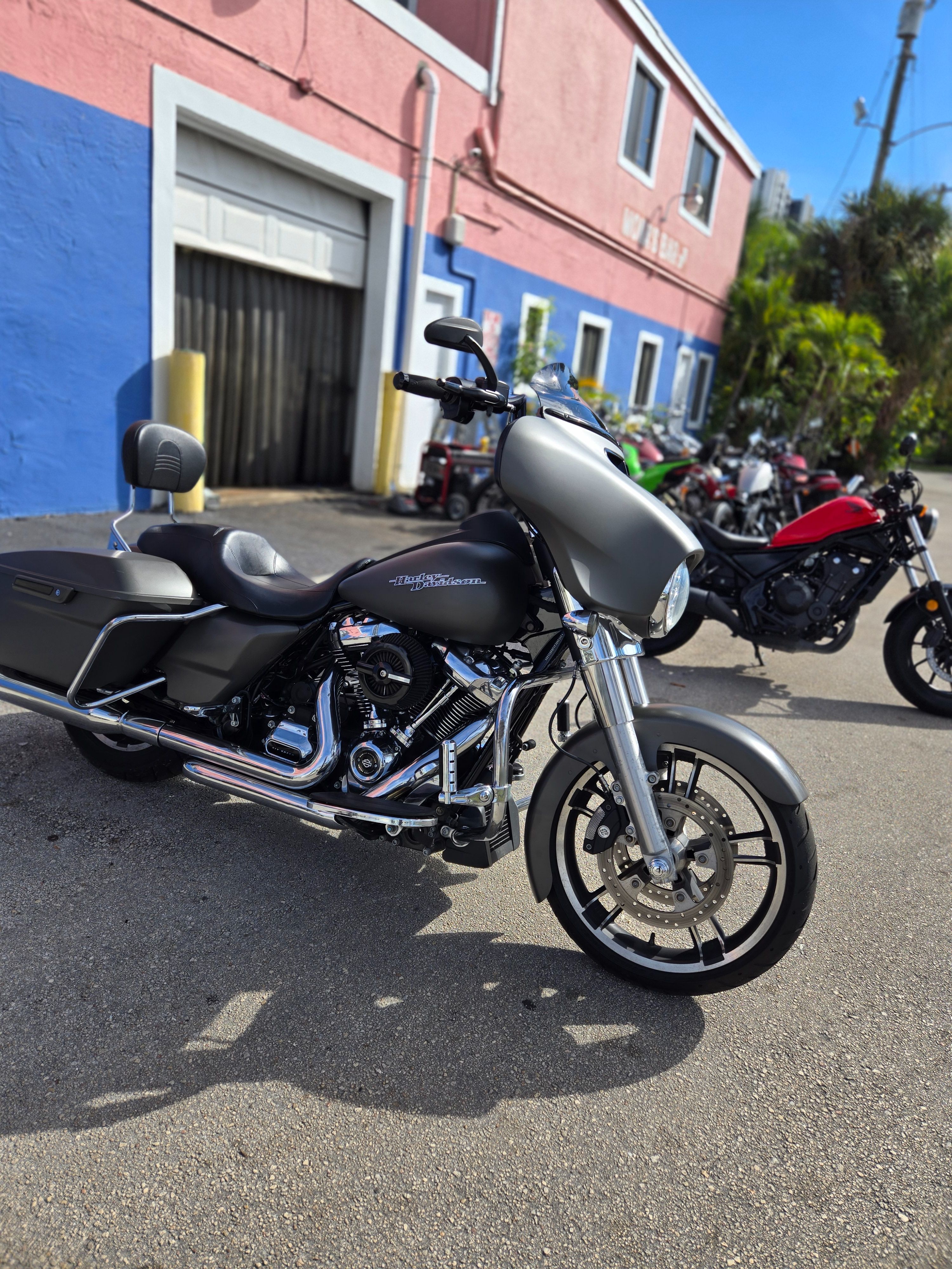 2018 Harley Davidson FLHX Street Glide - Rare Color, Fully Loaded!
