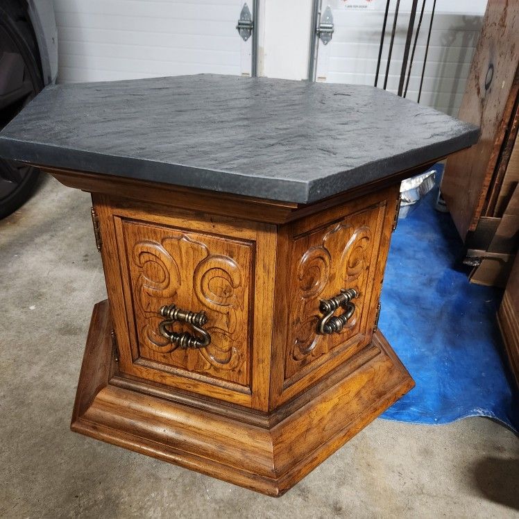 Vintage 6-sided Mid Century Modern End/Side/Nightstand Wooden Table