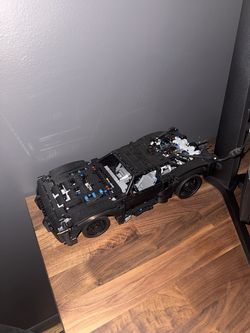THE BATMAN - BATMOBILE (RETIRED SET)