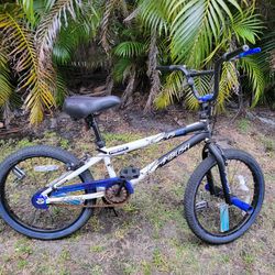 Kent Bicycles 20" Boy's
Ambush BMX Child
Bike, Black/Blue