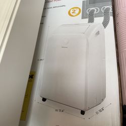 Hisense 8000 BTU Air Conditioner - Like New! 