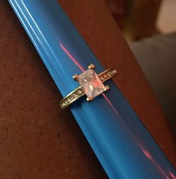 Diamond Ring w/ Diamond Chips Size 5