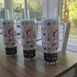 Bucees Mother’s Day Cups Pink bows And Blue Roses 