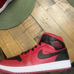 Air Jordan 1 Mid