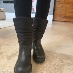 Black Journee Collection Warm  Winter Comfy Boots Size 9 Brand New