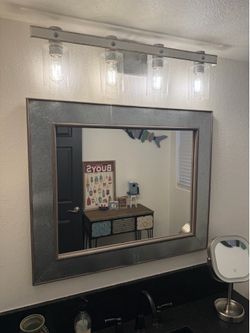 Light and mirror set