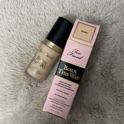 Too Faced Born This Way Foundation - Snow
