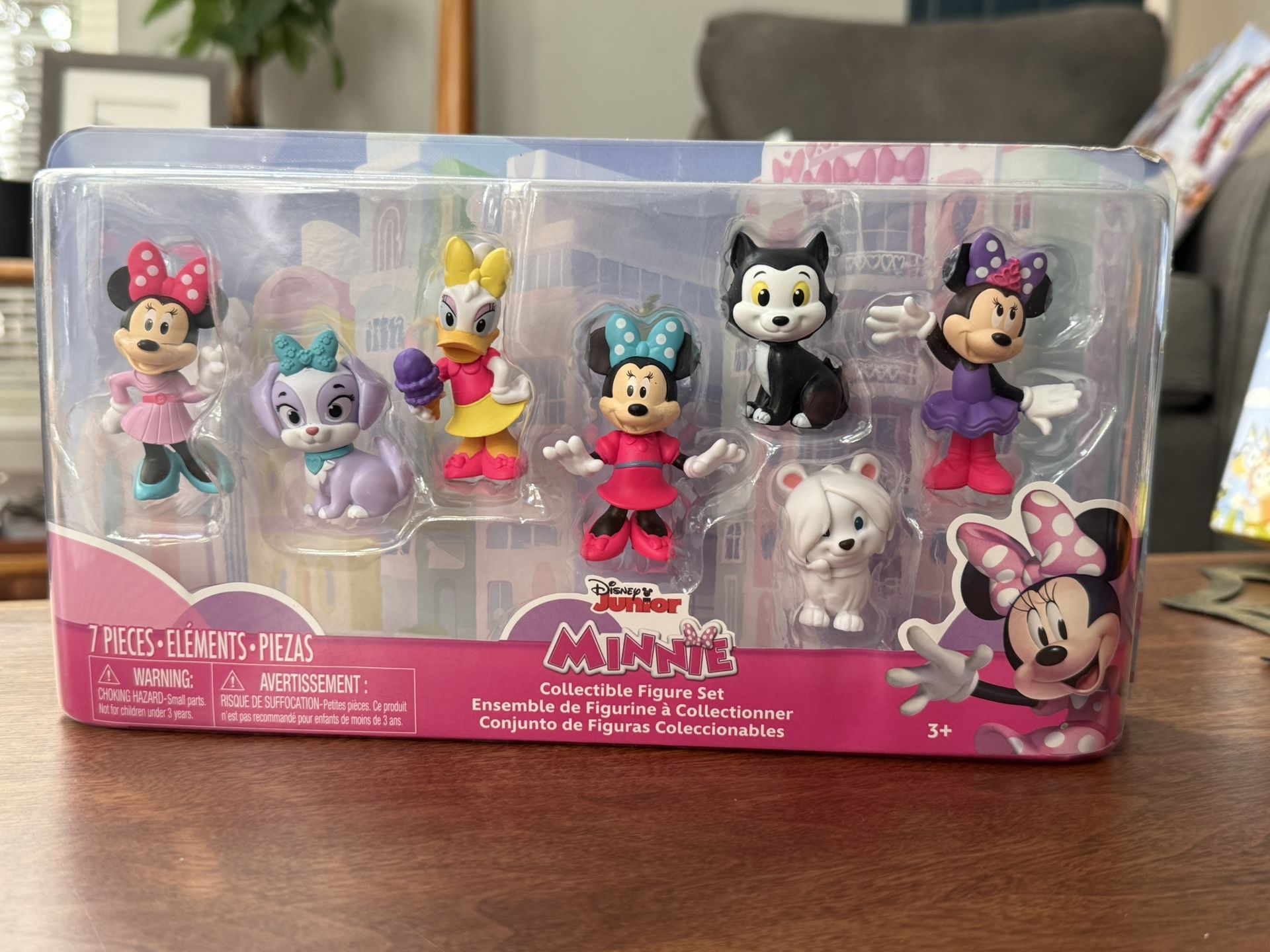 Disney Junior MINNIE Collectible Figure Set