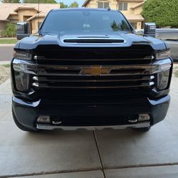 2022 Chevy 2500 Highcountry deluxe model