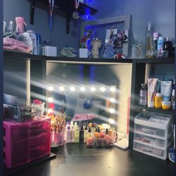 Makeup Table With Separate Mirror 