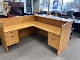 Honey color reception station l-shape 6’x6’