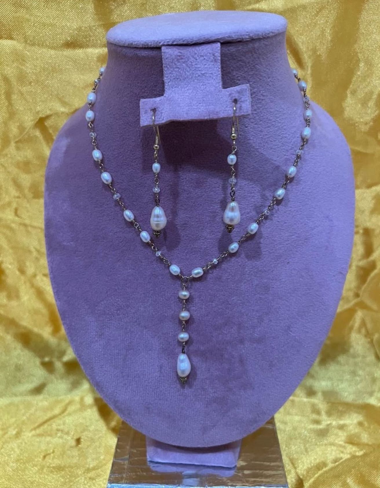 3 pcs Elegant handmade freshwater real pearl necklace and matching earrings. Perfect for weddings, special occasions, or as a timeless gift. Each piec