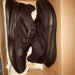 Brand New Woman’s Run falcon Adidas 7.5