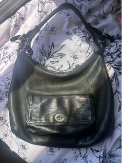 black coach shoulder bag