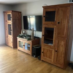 Beautiful Solid Wood Entertainment Center – 3-Piece Matching Set