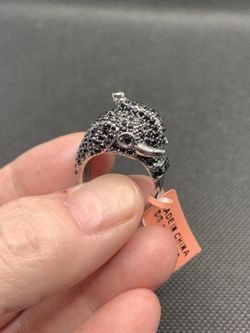 BLACK SPINEL ELEPHANT RING