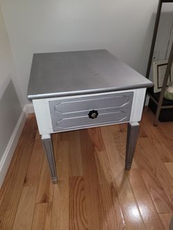 Side/ end table