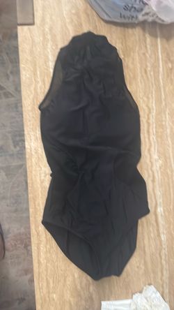 Lululemon One-Piece Swimsuit – Black – Zip back