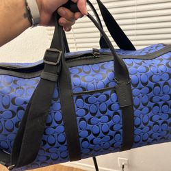 COACH DUFFLE / GYM BAG WITH DOPP KIT