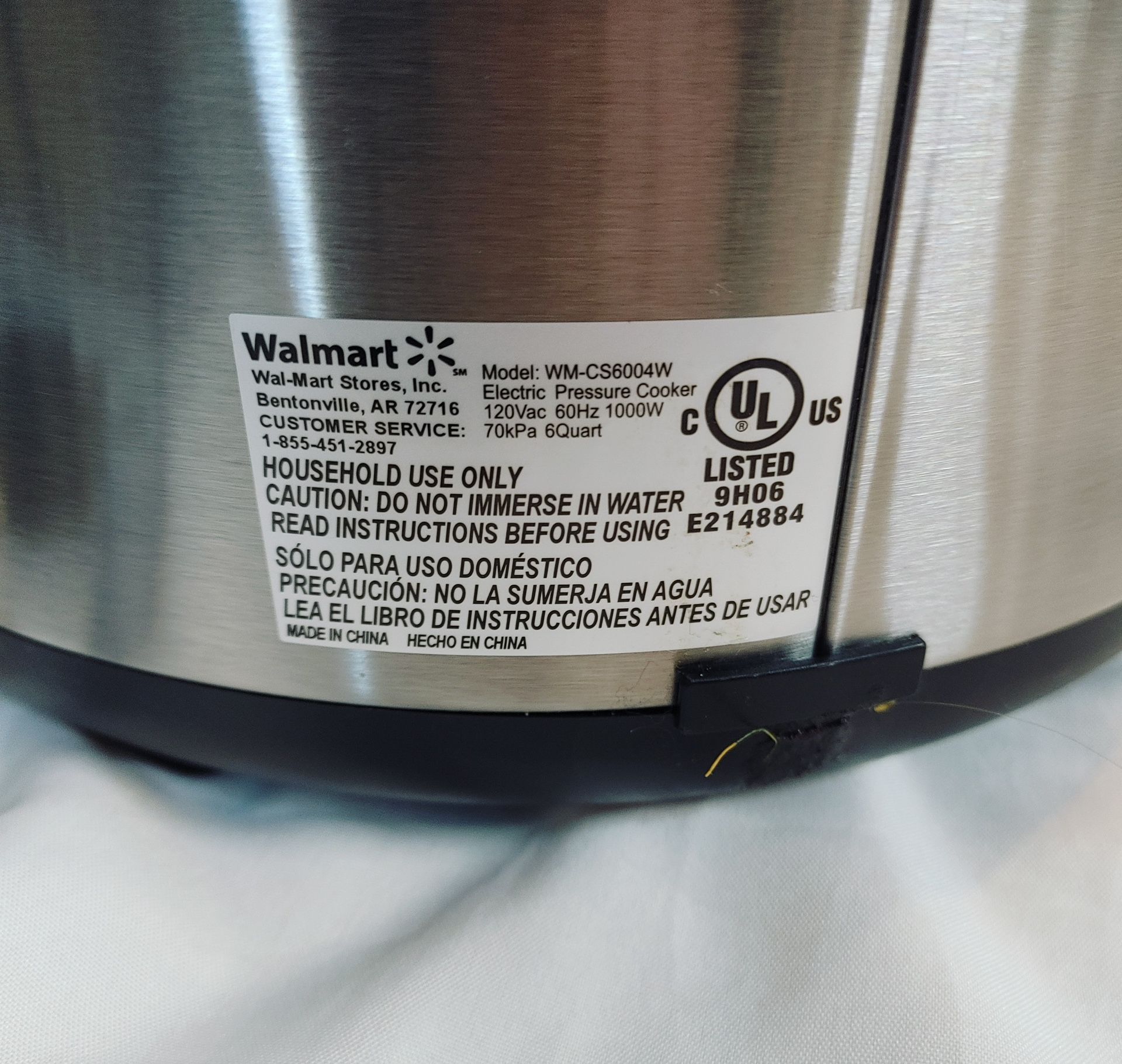 FARBERWARE WMCS6004W PRESSURE COOKER for Sale in Colorado Springs, CO