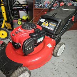 TROY-BILT GAS LANW TRACTOR 