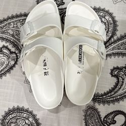 Excellent Condition White Birkenstocks Size 38 (7-7.5)