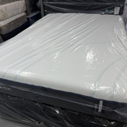 QUEEN SIZE TEMPURPEDIC PROADAPT (SOFT) MATTRESS & BOX SPRING BED SET