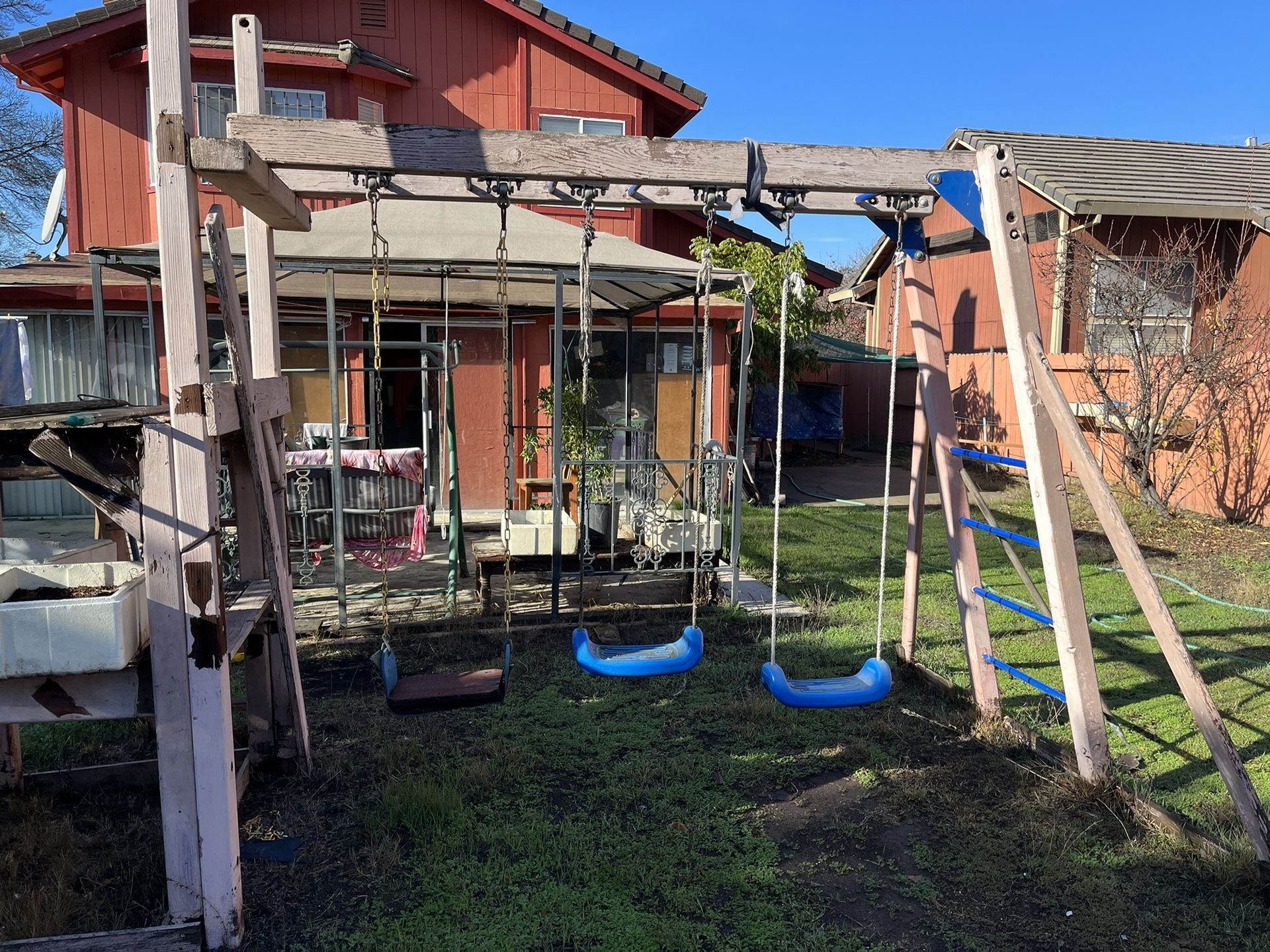 Free Swing set