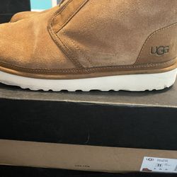 MEN CHESTNUT UGGS SIZE 11 