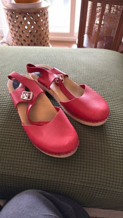 Lotta clogs