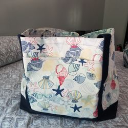Thirty One Large Zipper Pouch - Saltwater Shells