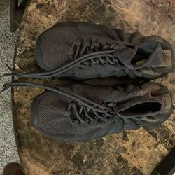 Adidas Yeezy Size 9 1/2
