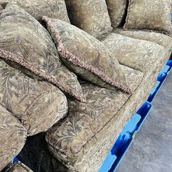 Bernhardt Sofa Set – Premium Quality, Excellent Condition! (Free Delivery)