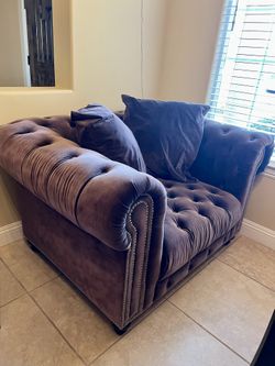 Z Gallerie Large Couch Chair Retails For $1,749