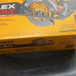 DEWALT FLEXVOLT 60-Volt MAX Cordless Brushless 7-1/4 in. Circular Saw with Brake (Tool-Only)Solo Herramienta.