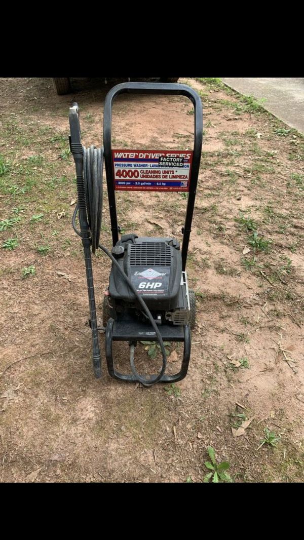 BRIGGS AND STRATTON. DIAMOND SERIES PRESSURE WASHER. 2000 PSI. 6 HP