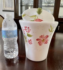 Beautiful candy dish with lid