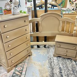 Queen Bedroom Set
