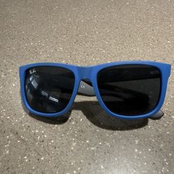 Ray-Ban Blue & Black Sunglasses – Classic Style 