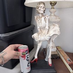 Marilyn Monroe skeleton statue