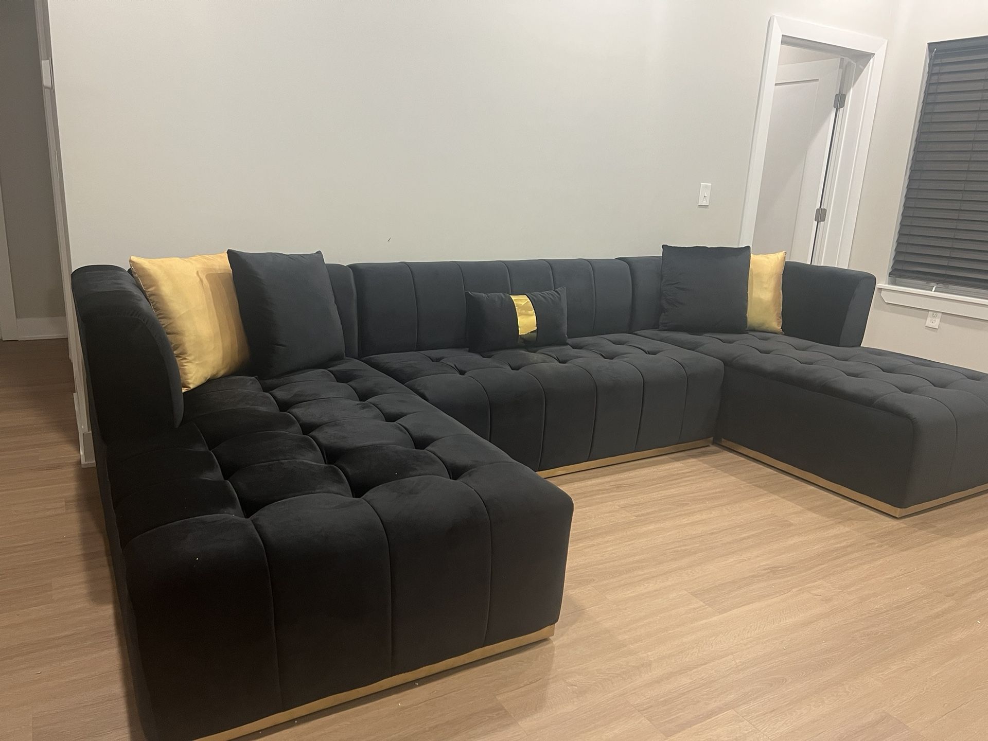 Black Luxury Black 3 Piece Sectional