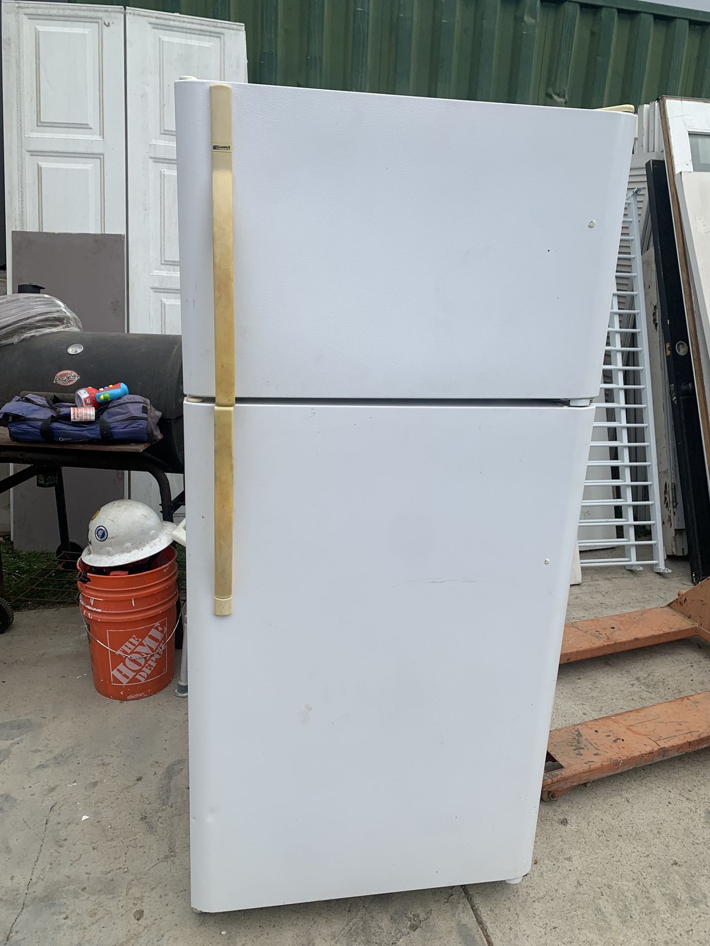 Refrigerator $95 Microwave $25