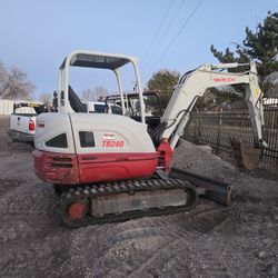 2020 takeuchi tb 240 excavator great condition 