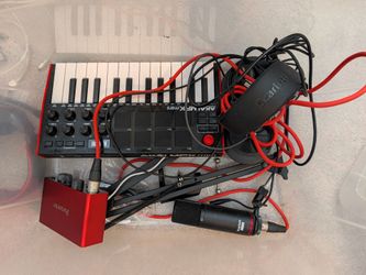 Akai MPK Mini MIDI Keyboard & Focusrite Scarlett Bundle