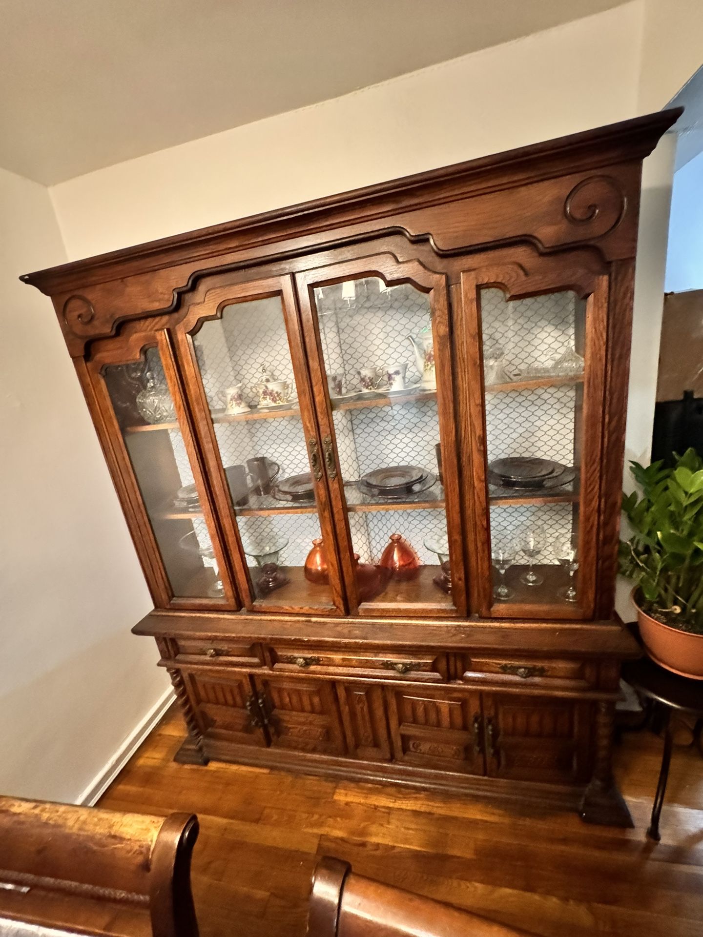 Solid Wood China Cabinet 