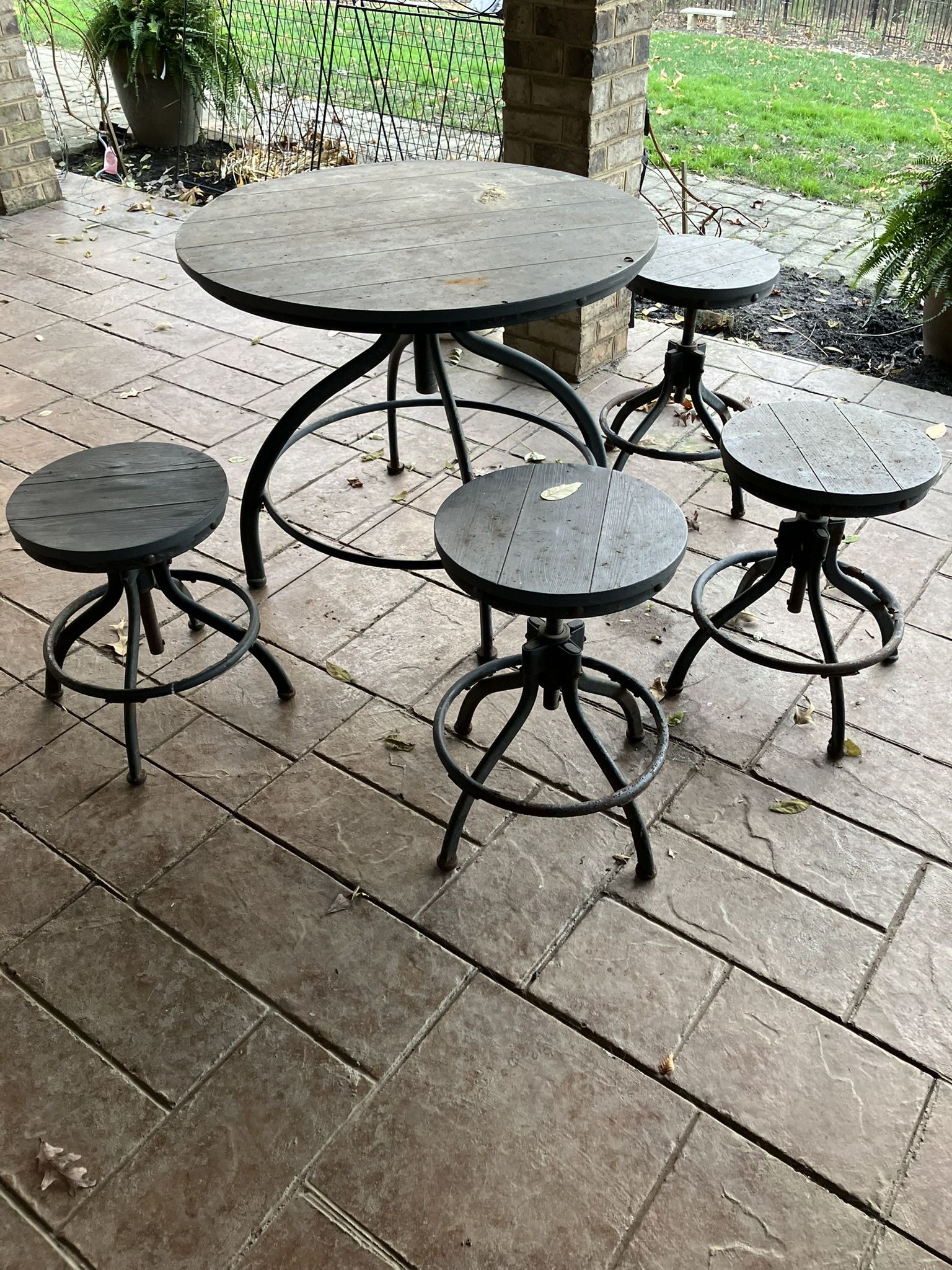 Table And 4 Piano Stools