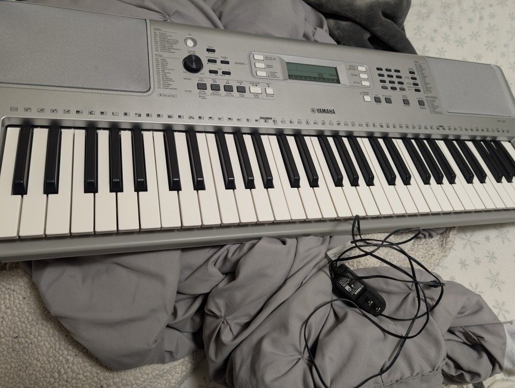 Keyboard Yamaha Ypt 370