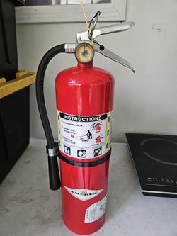 Multipurpouse 
dry chemical fire extinguisher. 10 LB