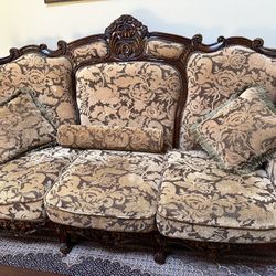 Traditional Style Wood Sofa